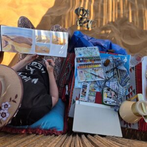 Mit Skizzenbuch in der Wüste im Oman - Yvonne Brückner